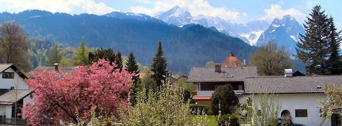 Blick auf das Zugspitz- und Wettersteinmassiv